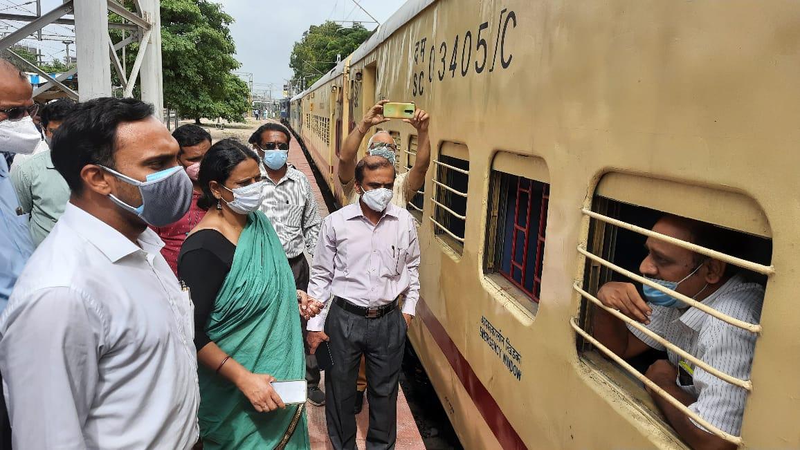 Pune Train Service Begins From Hadapsar Station For Hyderabad