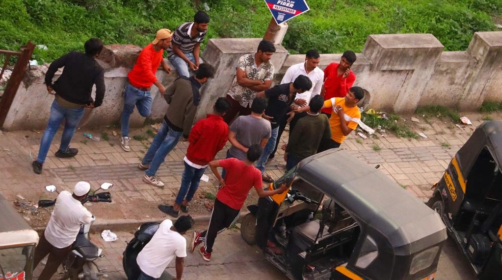 illegal autorickshaw stand mohammadwadi Pune