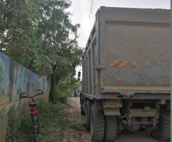 Schoolgirl Going To Class On Cycle Dies After Being Hit By Dumper lohegaon