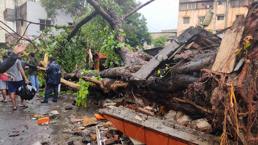 Electricity outage Pune rain