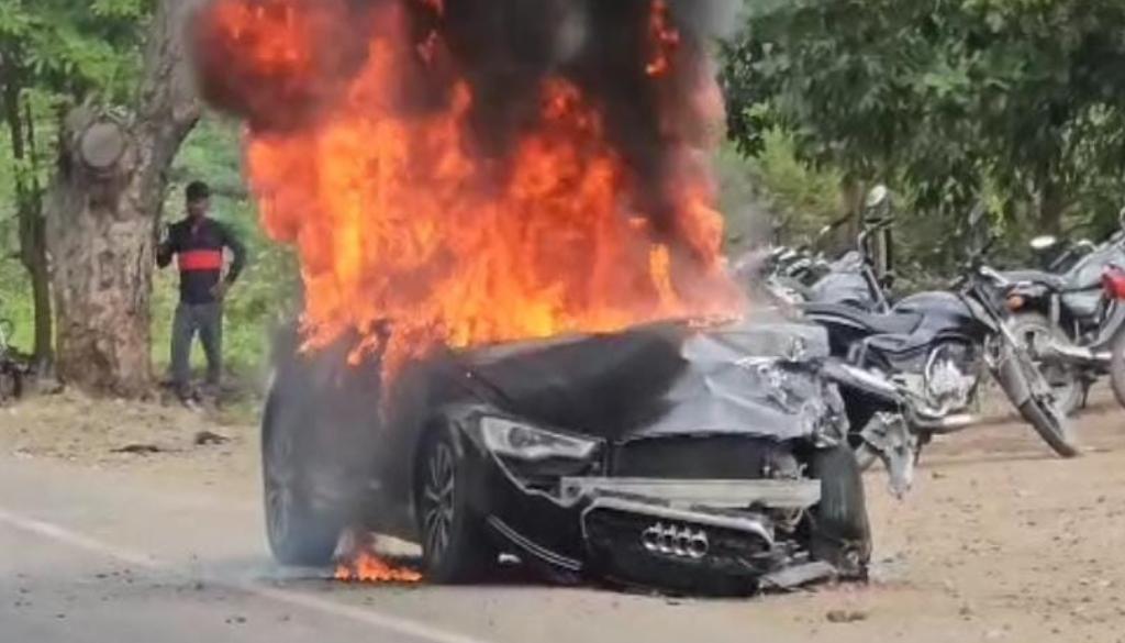 Audi car set on fire near Pune