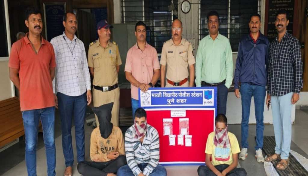 Pune Four Member Gang Arrested For Looting Women Labourers Seized Items Worth Rs 76000 7293