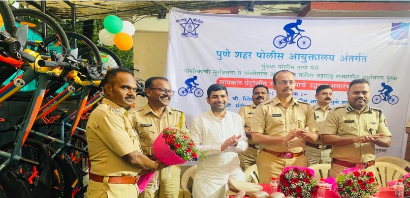 mundhwa police cycle patroling