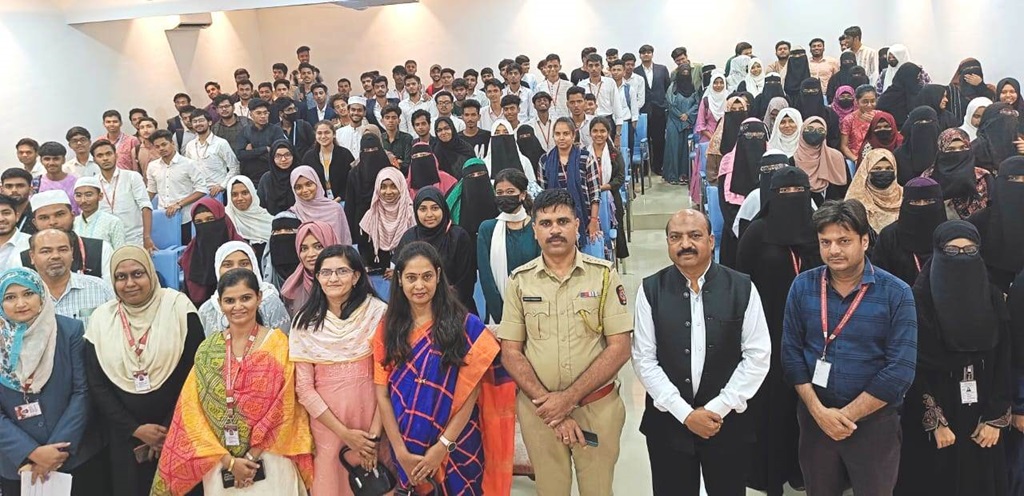 Poona College students with ACP