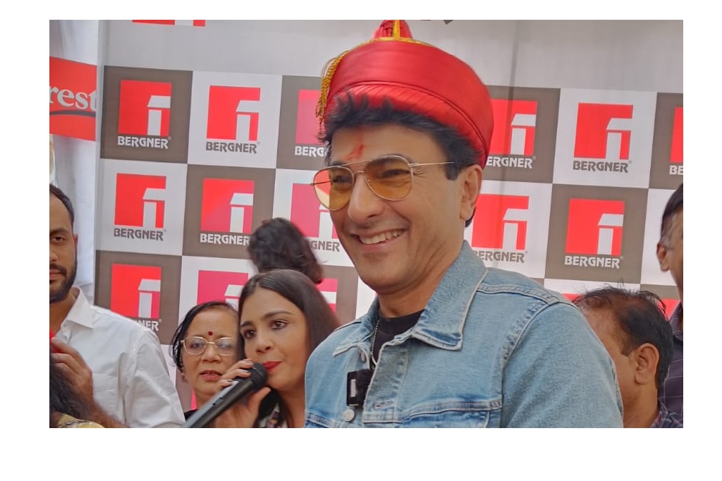 https://www.punekarnews.in/wp-content/uploads/2023/11/Chef-Vikas-Khanna.jpg