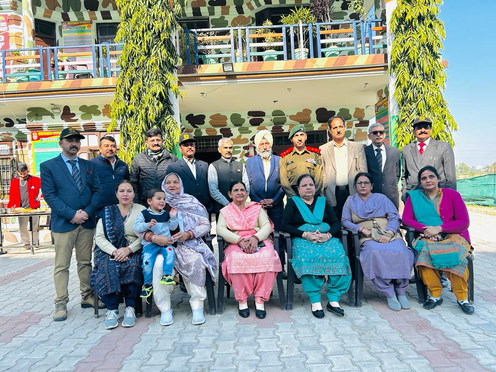 Army Intelligence Initiative Honors Families of Martyrs in Pathankot