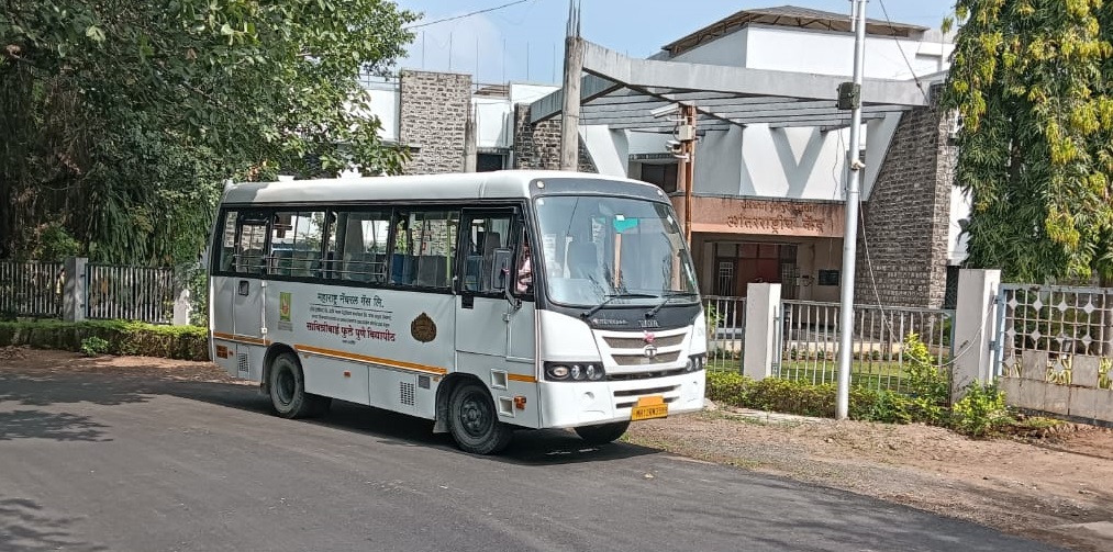 bus service started at Pune university campus
