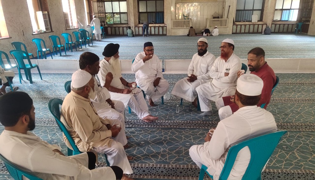 Non-Muslim visit Kausar Bagh masjid in Kondhwa Pune