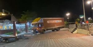 container truck indapur hotel