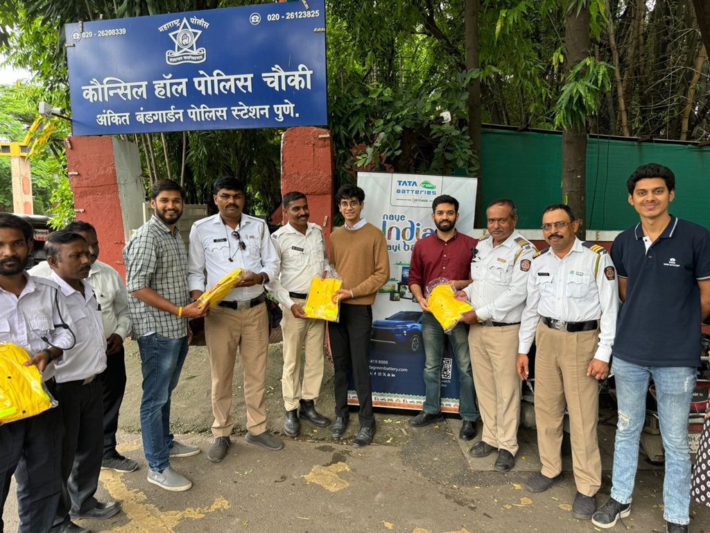 rain jacket for pune traffic police